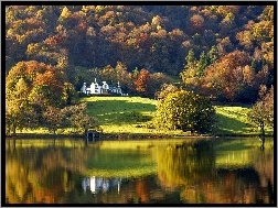 Domek, Jezioro, Drzewa, Jesień, Biały