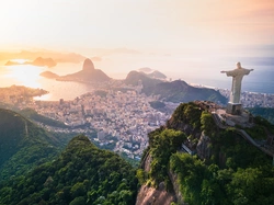 Statua Chrystusa Zbawiciela, Domy, Mgła, Brazylia, Rio de Janeiro, Ocean, Góry