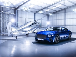 Hangar, 2018, Bentley Continental GT Coupé, Samolot