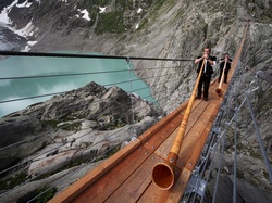 Róg Alpejski, Jezioro, Instrument, Wiszący, Most, Góry, Mężczyźni