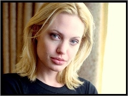 Angelina Jolie, blond włosy