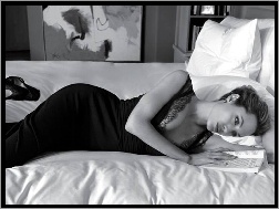 Angelina Jolie, czarna suknia