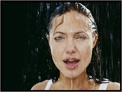 Angelina Jolie, mokra twarz