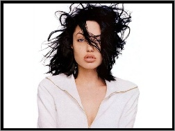 Angelina Jolie, rozczochrane włosy