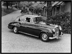 Bentley S1