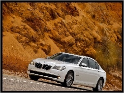 Białe, BMW 750Li