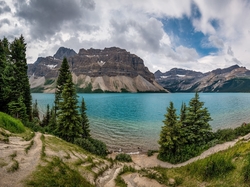Chmury, Prowincja Alberta, Drzewa, Jezioro Bow Lake, Park Narodowy Banff, Kanada, Góry