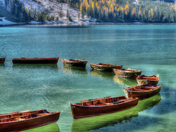 Łódki, Jezioro Pragser Wildsee, Włochy, Lago di Braies