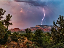 Góra, Stany Zjednoczone, Burza, Skały, Błyskawica, Arizona, Sedona, Bear Mountain, Piorun, Drzewa, Chmury