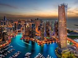 Wieżowiec Cayan Tower, Dubaj, Zjednoczone Emiraty Arabskie, Łodzie, Drapacze chmur, Zachód słońca