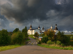 Wieś Ferapontovo, Chmury, Drzewa, Obwód wołogodzki, Rosja, Klasztor, Droga, Monaster Terapontowski