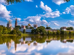 Rzeka Moskwa, Moskwa, Klasztor, Drzewa, Chmury, Monaster Nowodziewiczy w Moskwie, Rosja, Muzeum
