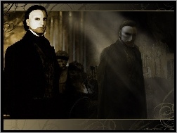 ciemny strój, Gerard Butler, maska