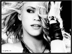 Shakira, Czarno-białe