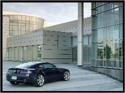 Czarny, Aston Martin V8 Vantage