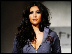 dekolt, Kim Kardashian, bluza