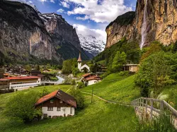 Kanton Berno, Wodospad Staubbach, Szwajcaria, Góry, Droga, Kościół, Dolina Lauterbrunnental, Domy, Drzewa, Gmina Lauterbrunnen