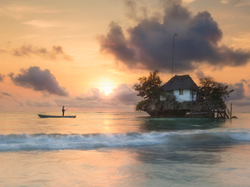 Dom, Chmury, Łódka, Wędkarz, The Rock Restaurant Zanzibar, Miejscowość Michamvi, Tanzania, Wschód słońca, Morze, Restauracja