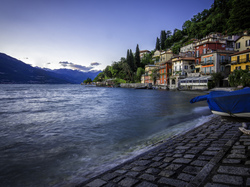 Domy, Varenna, Lombardia, Włochy, Jezioro Como