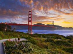 Droga, Stan Kalifornia, San Francisco, Chmury, Zachód słońca, Most Golden Gate Bridge, Stany Zjednoczone, Cieśnina Golden Gate