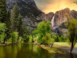 Drzewa, Stan Kalifornia, Rzeka, Góry, Park Narodowy Yosemite, Stany Zjednoczone, Wodospad Upper Falls