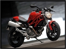 Ducati Monster 696, Stopka