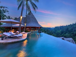 Wakacje, Wyspa Bali, Zachód słońca, Leżaki, Hotel, Indonezja, Dżungla