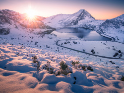 Picos de Europa, Śnieg, Jezioro, Asturia, Hiszpania, Lake Enol, Zima, Góry