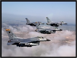 F-16, Eskadra, Myśliwców