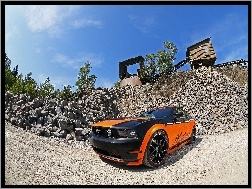 Kamieniołom, Ford, Mustang