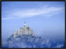 Chmura, Francja, Zamek