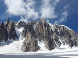 Zima, Mont Blanc, Szczyty, Chmury, Francja, Mont Blanc du Tacul, Góry, Śnieg