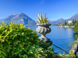Alpy, Jezioro, Lago di Como, Donica, Rośliny, Varenna, Włochy, Góry