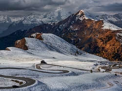 Przełęcz, Góry, Dolomity, Zima, Droga, Prowincja Belluno, Włochy, Góry