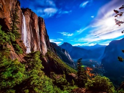 Stan Kalifornia, Drzewa, Wodospad, Park Narodowy Yosemite, Stany Zjednoczone, Góry