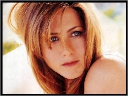 Buzia, Jennifer Aniston