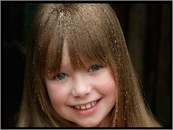Grzywka
, Piosenkarka, Connie Talbot, Uśmiech