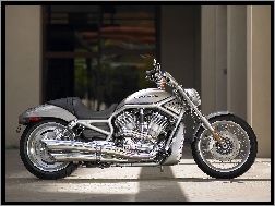 Harley Davidson V-Rod, Prawa, Strona
