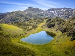Łąka, Niebo, Asturia, Somiedo Natural Park, Góry, Rezerwat przyrody, Hiszpania, Trawa, Jezioro