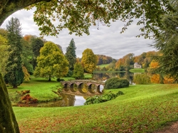 Jesień, Most, Jezioro, Drzewa, Stourthead House, Hrabstwo Wiltshire, Anglia, Kamienny, Park, Rezydencja
