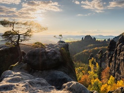 Jesień, Park Narodowy Saskiej Szwajcarii, Góry Połabskie, Chmury, Wschód słońca, Skały, Niemcy, Drzewa