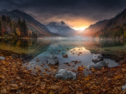 Liście, Jesień, Austria, Góry, Jezioro Langbathseen, Zachód słońca