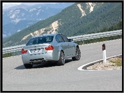 Jezdny, BMW M3, E90, Układ