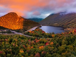 Stan New Hampshire, Echo Lake, Stany Zjednoczone, Jezioro, White Mountains, Drzewa, Jesień, Góry, Lasy, Droga