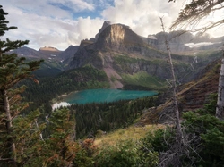 Montana, Stany Zjednoczone, Jezioro, Drzewa, Las, Grinnell Lake, Góry, Park Narodowy Glacier, Chmury