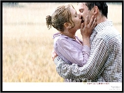 deszcz, Jonathan Rhys-Meyers, pocałunek, pole, Match Point, Scarlett Johansson