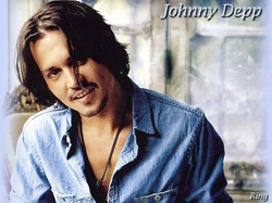 Johnny Depp, długie włosy