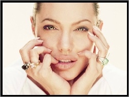 Angelina Jolie, pierścionki