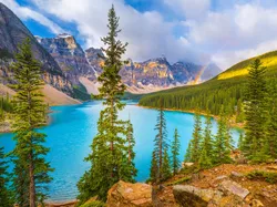 Alberta, Moraine Lake, Kanada, Jezioro, Drzewa, Tęcza, Park Narodowy Banff, Góry, Las, Chmury