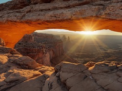 Promienie Słońca, Stan Utah, Kanion, Łuk Mesa Arch, Park Narodowy Canyonlands, Stany Zjednoczone, Skały